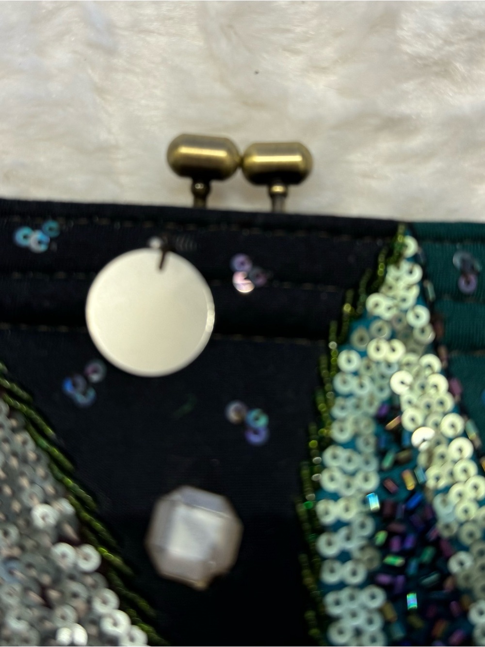 Iconic Vintage Mary Frances Beaded Wristlet - Picture 5 of 10
